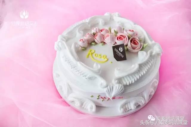 家庭烤蛋糕为什么塌陷回缩,蛋糕胚子烤完回缩的厉害怎么回事