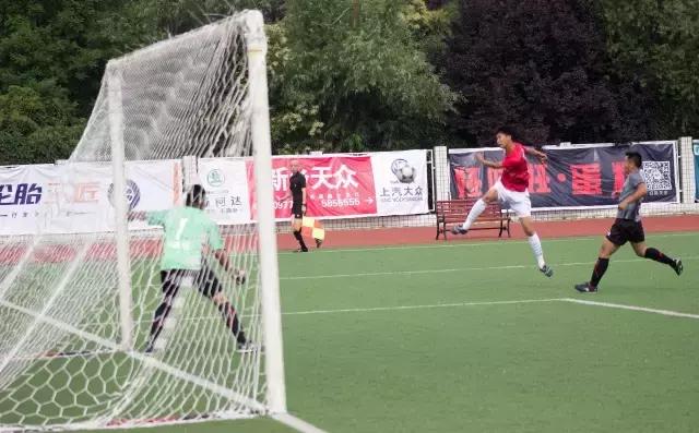 新乡娅咪娅主场大胜鹤壁市足球队，杨瑨单枪匹马直捣黄龙