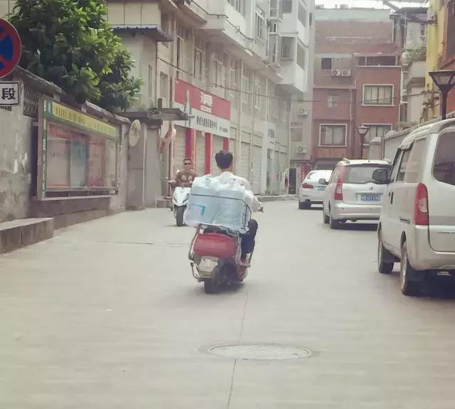 柳州，一座经常被电驴超车的城市！看完一把辛酸泪