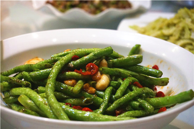 成都柴火鸡烤全羊江湖菜,岳塘区湘江小院烤全羊