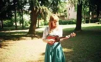 用一把尤克里里，撩动整个夏日