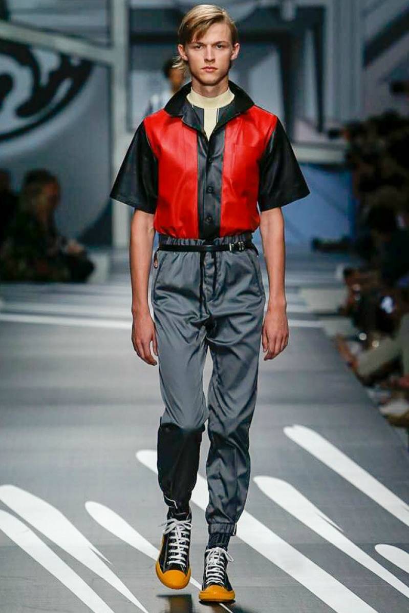 prada普拉达春夏时装周,prada普拉达2012秋冬男装走秀