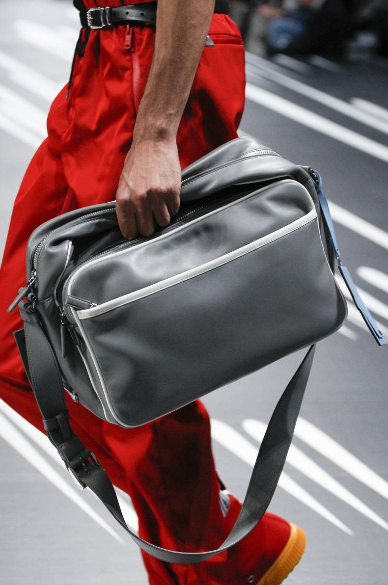 prada普拉达春夏时装周,prada普拉达2012秋冬男装走秀