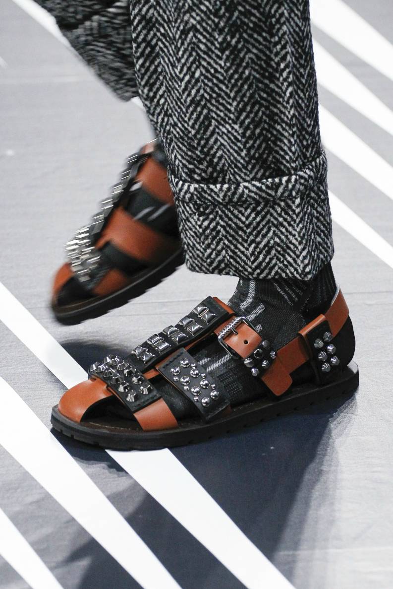 prada普拉达春夏时装周,prada普拉达2012秋冬男装走秀