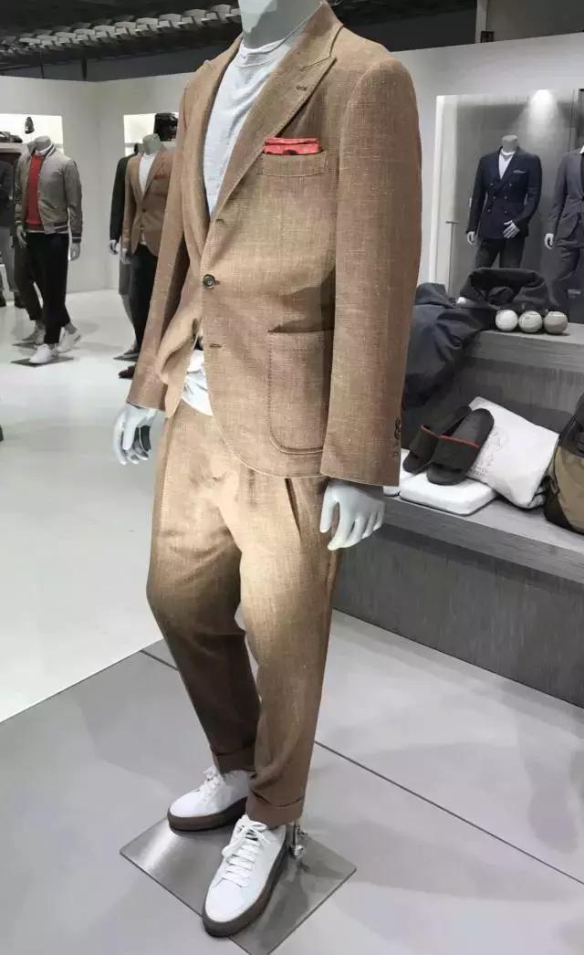 gq编辑实习生,gq编辑衣服