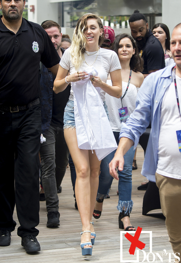 蒋欣的休闲裤,杨幂蒋欣裤子