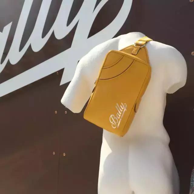 gq编辑实习生,gq编辑衣服