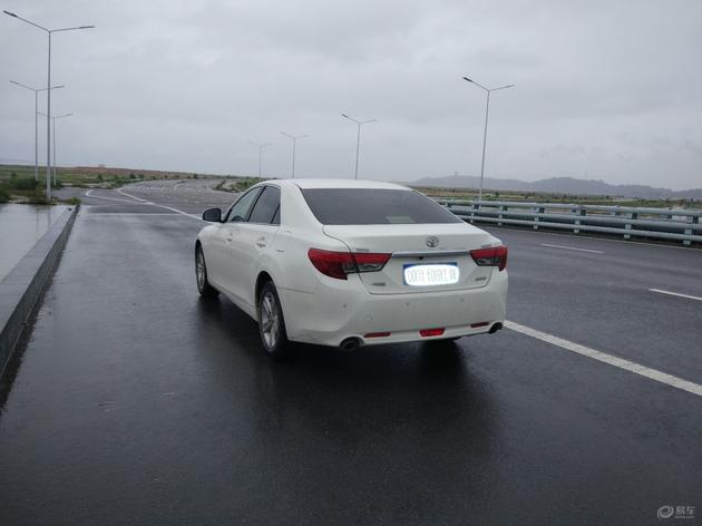 丰田锐志车主吐槽油耗太高,锐志车的评价