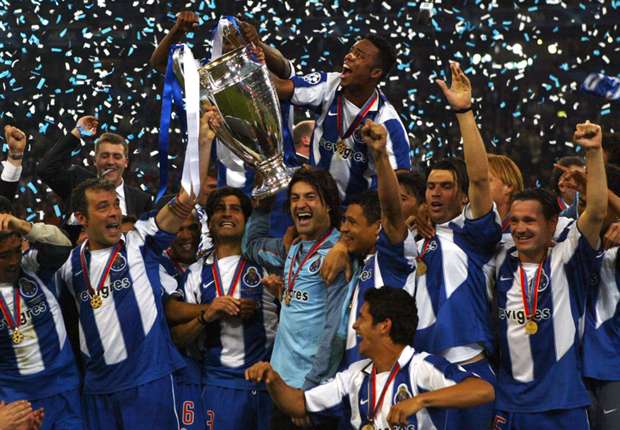 他在波尔图受崇拜、在巴萨受尊重，他成就了穆里尼奥、成全了小罗