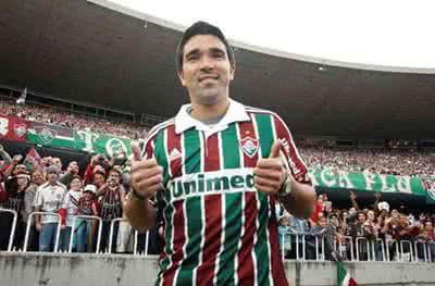 他在波尔图受崇拜、在巴萨受尊重，他成就了穆里尼奥、成全了小罗