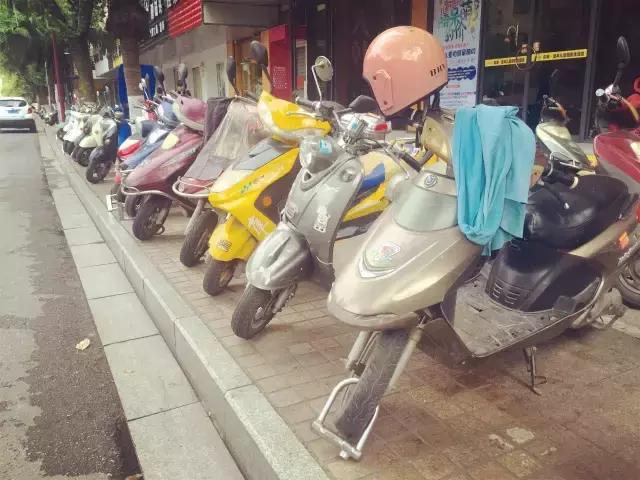 柳州，一座经常被电驴超车的城市！看完一把辛酸泪