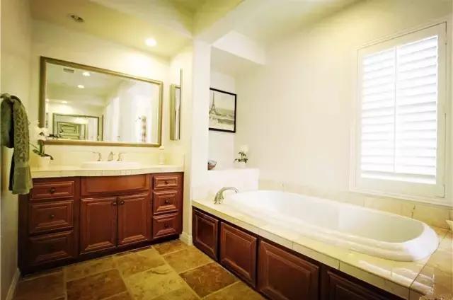 自带游泳池别墅在哪里,哪个温泉别墅有泳池