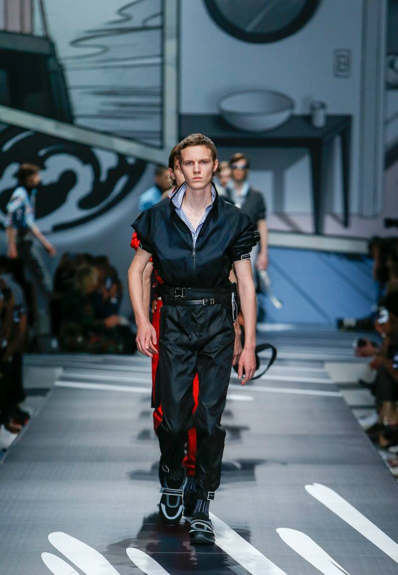 prada普拉达春夏时装周,prada普拉达2012秋冬男装走秀