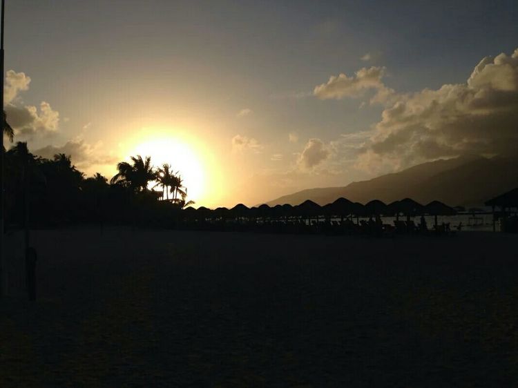 海南旅行三亚旅游攻略,海南三亚夫妻结伴旅行