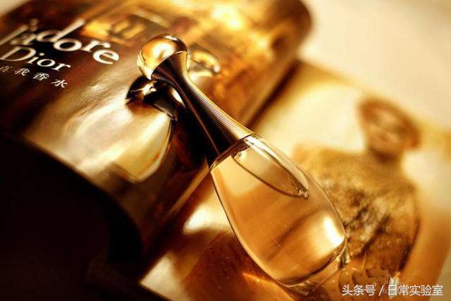 单身多年!老子终于靠这瓶香水把女神追到了手(评论送耳机)