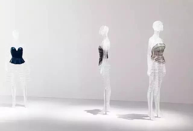 三宅一生舒适感设计,三宅一生著名设计