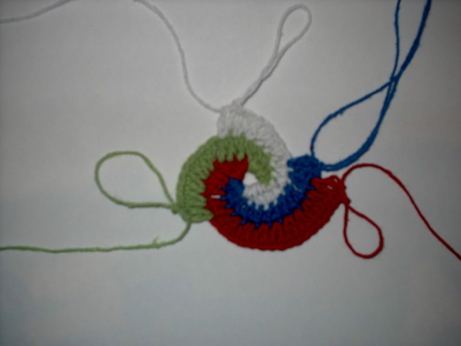 钩小鱼圆坐垫教程,钩小熊坐垫教程