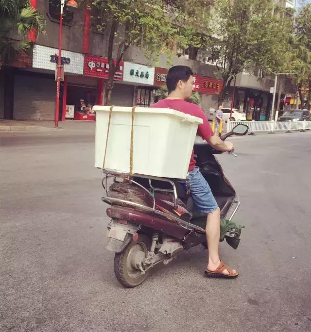 柳州，一座经常被电驴超车的城市！看完一把辛酸泪