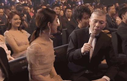 2017微博之夜赵丽颖冯小刚,冯小刚评论赵丽颖红到什么程度