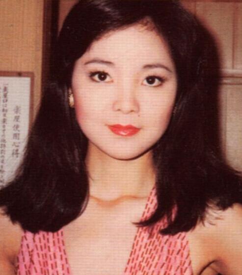 邓丽君最漂亮的妆容,邓丽君古典造型图片