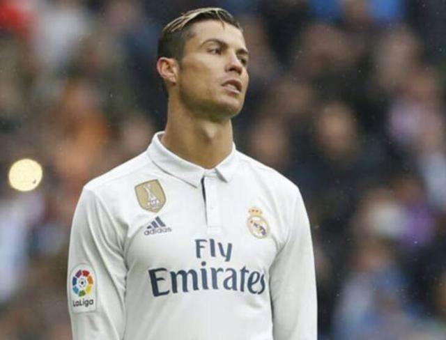 c罗重回曼联球迷视频,c罗重回曼联精彩进球