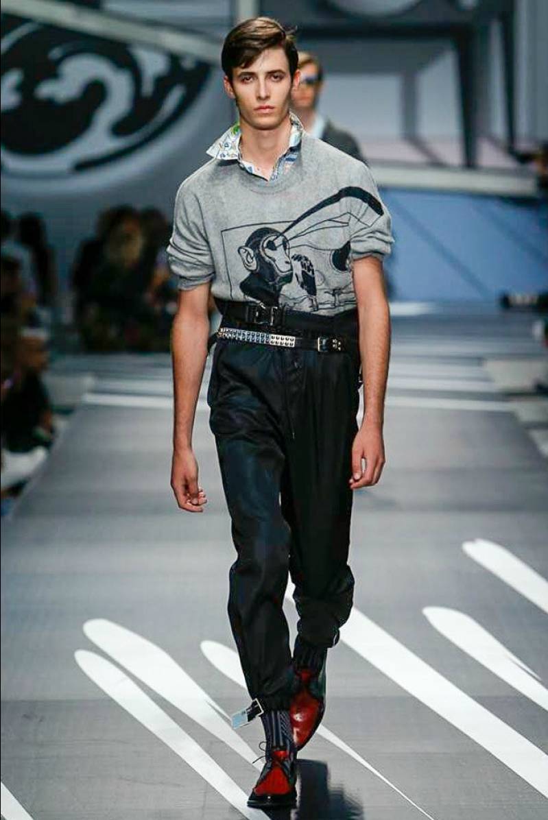 prada普拉达春夏时装周,prada普拉达2012秋冬男装走秀