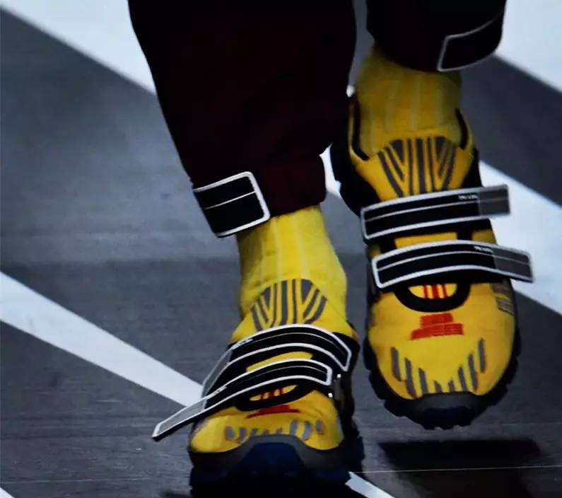 prada普拉达春夏时装周,prada普拉达2012秋冬男装走秀