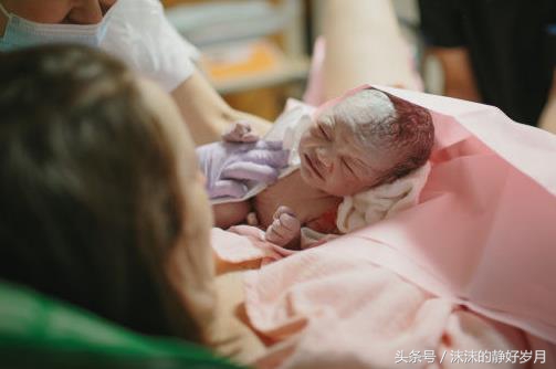 自由分娩的正确姿势,孕妈妈必须掌握的5种胎教方法