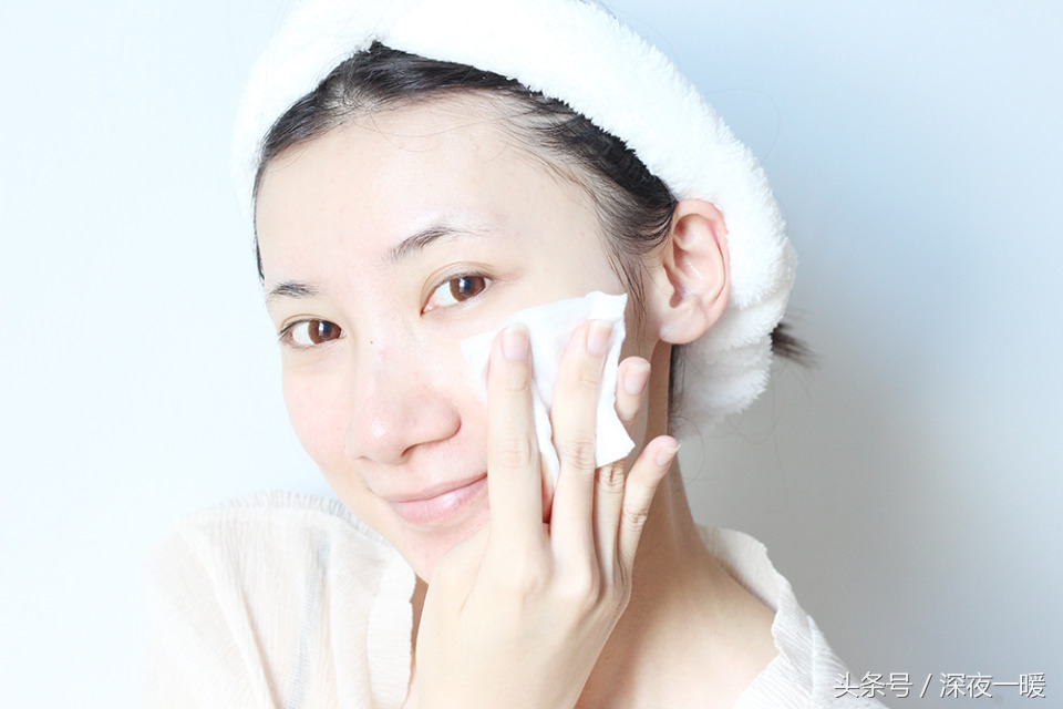 雅诗兰黛红石榴水哪个适合夏天用,红石榴水雅诗兰黛油皮