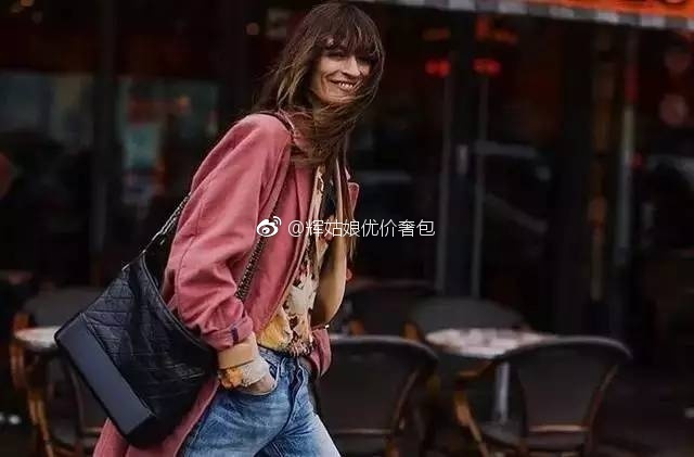 chanel流浪包味道大,chanel流浪包的缺点