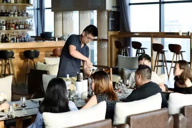 如何挑选一款适合自己的葡萄酒,小白怎么挑选适合自己的葡萄酒