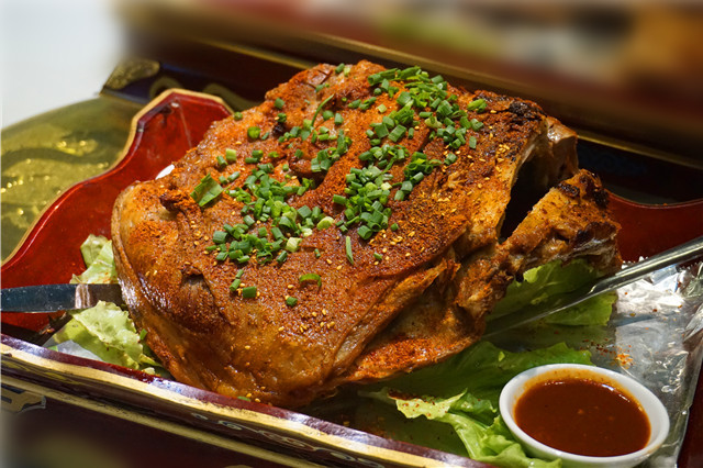 成都柴火鸡烤全羊江湖菜,岳塘区湘江小院烤全羊