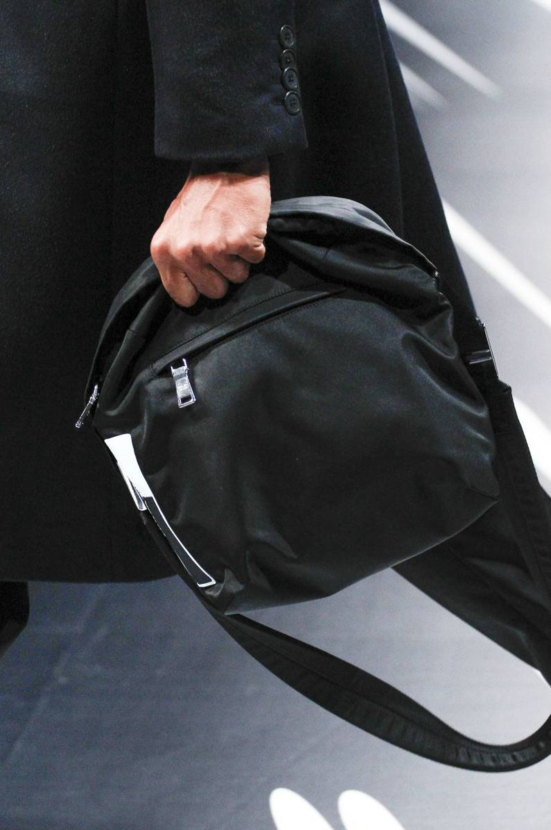 prada普拉达春夏时装周,prada普拉达2012秋冬男装走秀