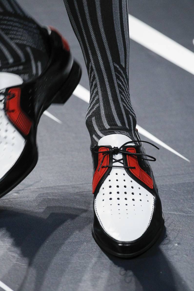 prada普拉达春夏时装周,prada普拉达2012秋冬男装走秀