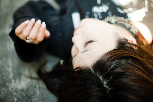 梦见前男友死缠烂打是什么意思,前男友是公务员分手后死缠烂打我