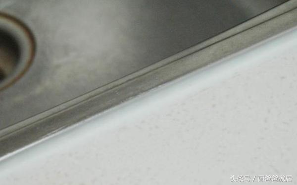 厨房水槽边缘发霉怎么处理,厨房水槽有厨余发霉发臭