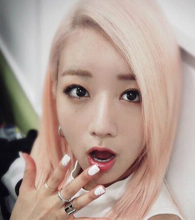 适合染爆顶的头发颜色,中长头发颜色推荐漂染