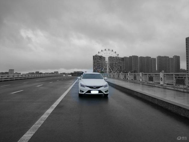 丰田锐志车主吐槽油耗太高,锐志车的评价