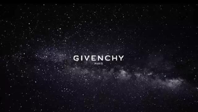 买奢侈品犒劳自己,买件礼物犒劳犒劳自己