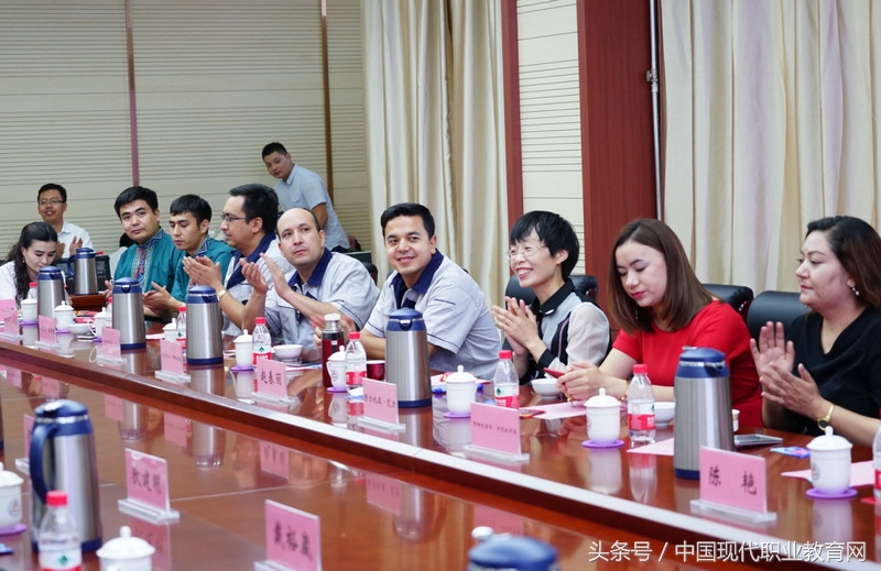 和田教师一年工资,和田教师岗位工资和薪级工资表