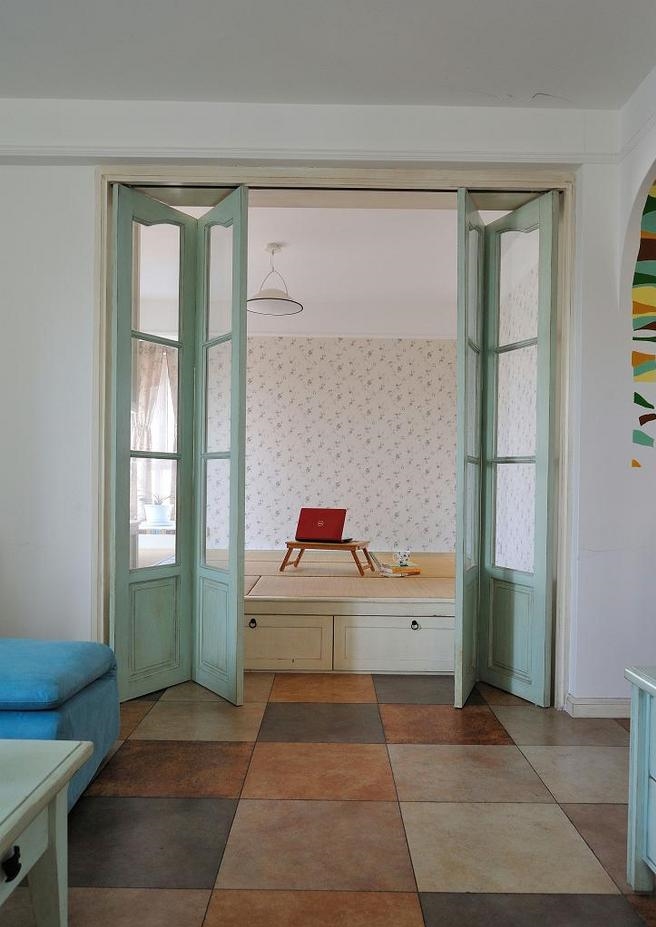 阳台推拉门还是折叠门,阳台推拉门改折叠门