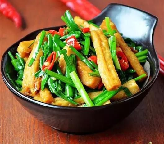 美味又好吃的香干子做法,家常美味西芹香干简单易做好下饭