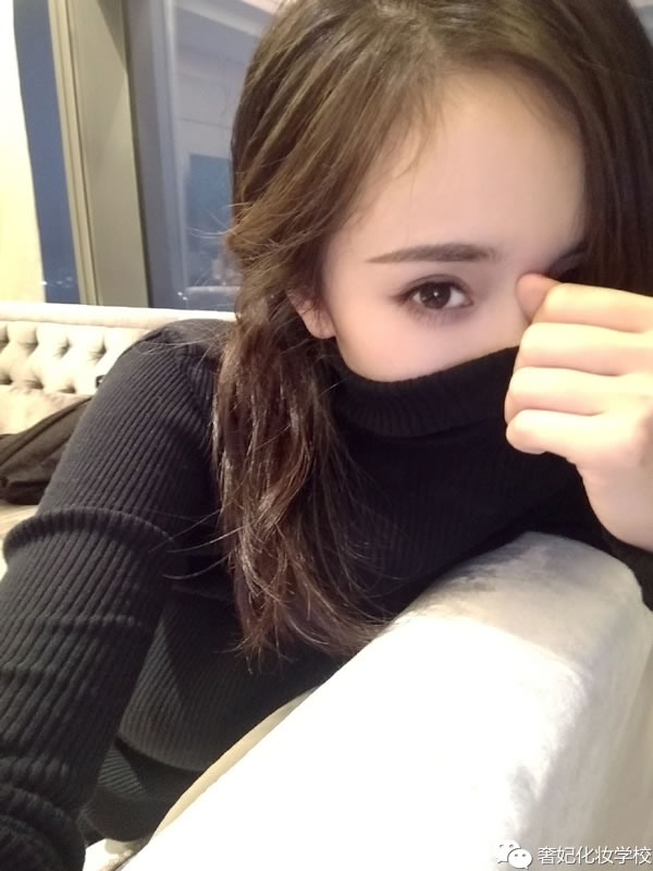 戚薇的妆容教程,戚薇湿发烟熏妆