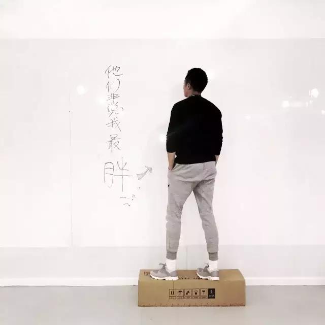 学习插花真的有前途吗,在家看书插花