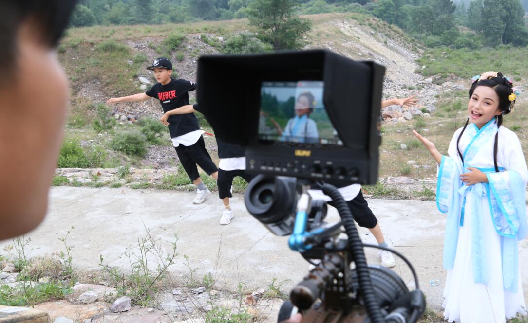 绔ユ槦鏉庨洩鑺鐚彨mv,鏉庨洩鑺墽缇婃洸