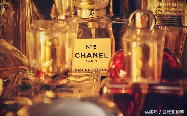 单身多年!老子终于靠这瓶香水把女神追到了手(评论送耳机)