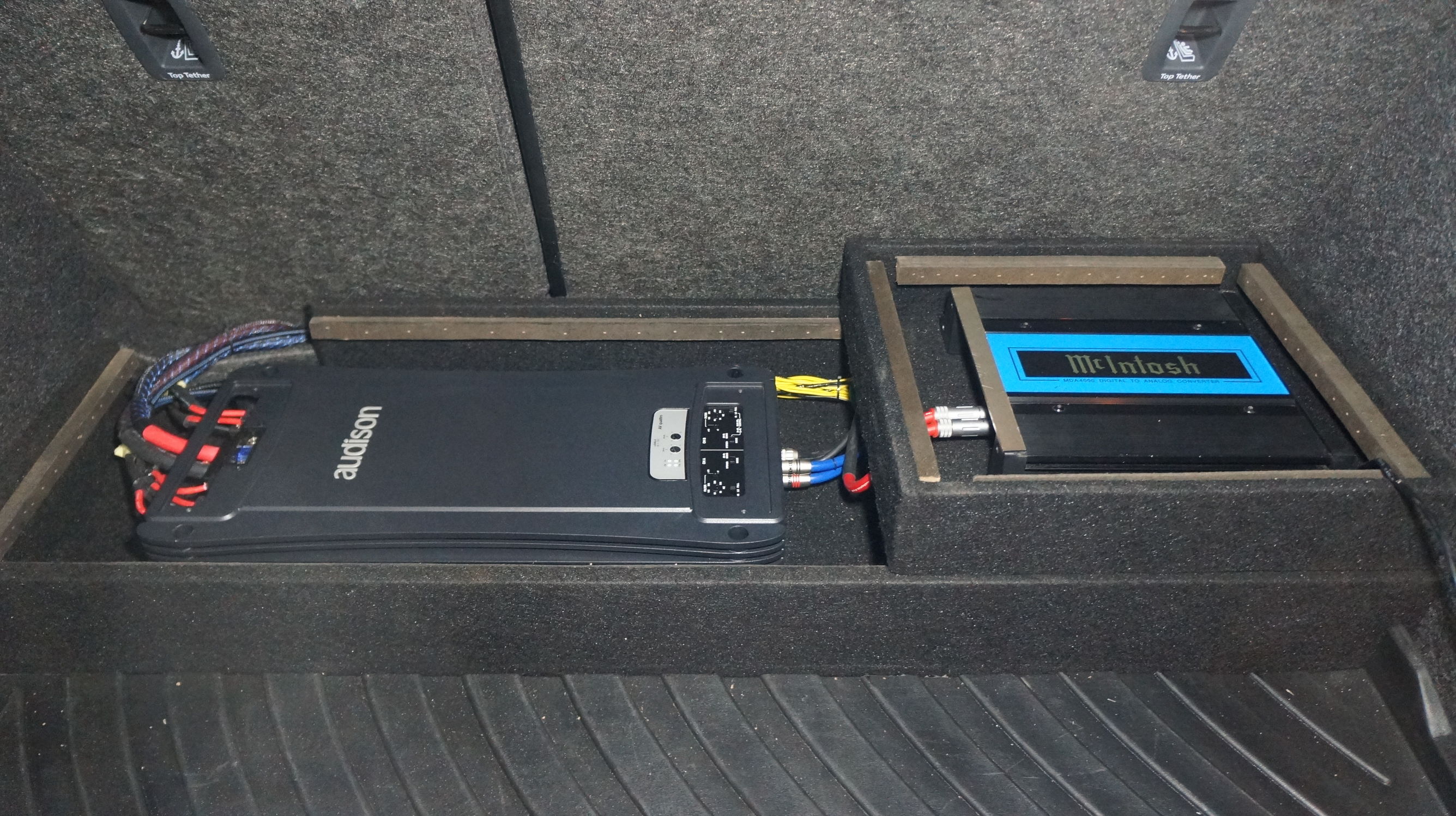 斯柯达明锐12款原车几个鸣笛喇叭,09款斯柯达明锐鸣笛喇叭自己更换