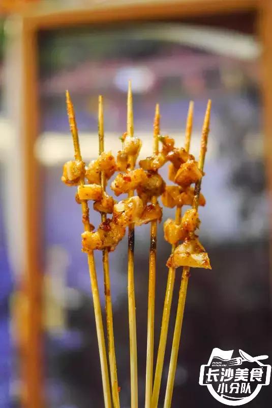 这家远离热门宵夜圣地的湘西烧烤店凭什么吸引食客？