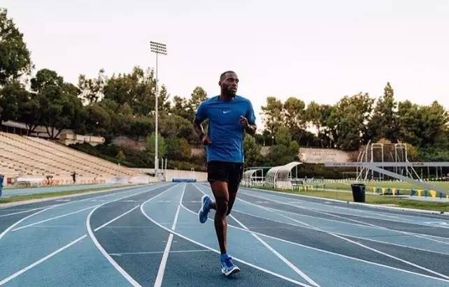 马拉松成绩和自己训练成绩,马拉松靠努力能得第一吗