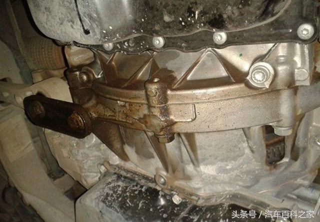 机油加多了对发动机的危害,机油加多了怎么抽出来